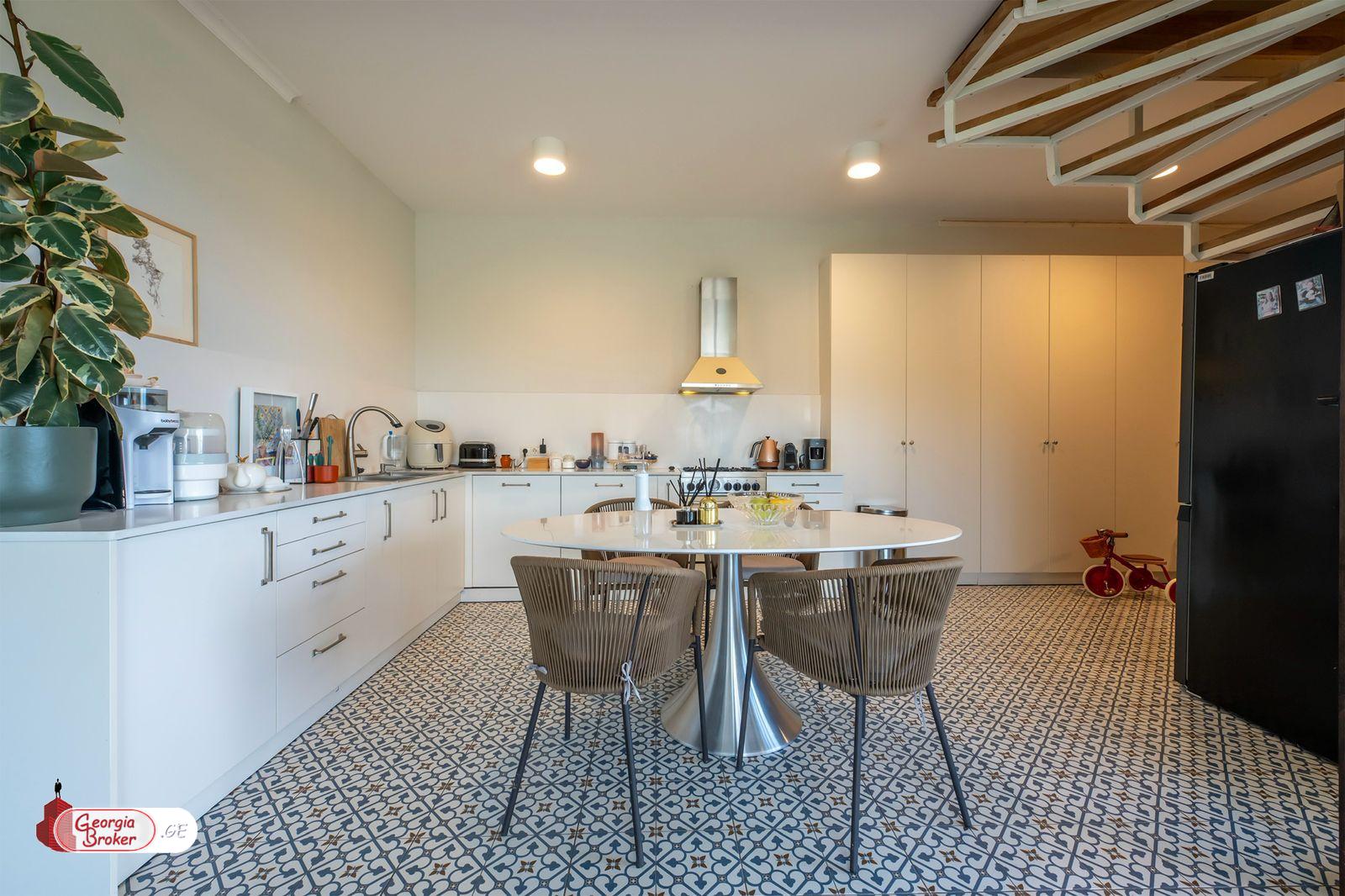 nearly repaired 8-room house for sale